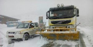 برف و باران در جاده‌ها/ضرورت استفاده از زنجیرچرخ و اطمینان از سلامت فنی خودرو