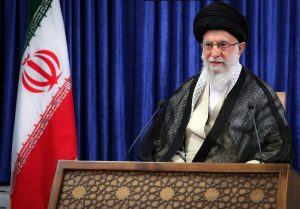 امام خامنه‌ای: راز سربلندی جمهوری اسلامی در مقابل همه حوادث ایستادگی و نهراسیدن از دشمنان است.