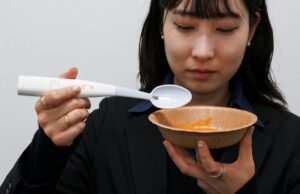 ژاپنی‌ها برای کاهش استفاده از نمک قاشق با طعم نمک ساختند…؟!