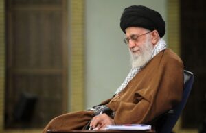 امام خامنه ایی: شما اکنون در طرف درست تاریخ ایستاده‌اید ؛ وضعیّت در حال تغییر است ؛ تاریخ در حال ورق خوردن است.