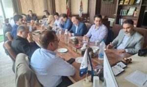 نشست هم‌اندیشی مدیران شركت توزیع نیروی برق با رئیس بسیج اصناف و روسای اتحادیه های صنفی گیلان