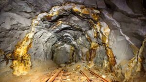 کشف ۵۴ میلیون تن کانسنگ طلا در آذربایجان‌ غربی ؛  معادل ۱۴۰ تن طلای خالص ، پاسخگوی نیاز کشور برای دست‌کم ۷۰ سال آینده خواهد بود ؛ البته اگر درست مدیریت کنیم…؟!