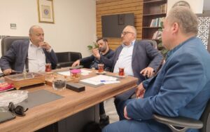 رضائیان: گیلان باید هاب بسته بندی و صادرات میوه و تره بار ایران در حوزه ی اوراسیا باشد ؛ از تمامی ظرفیتها برای رونق بخشی به صادرات میوه از گیلان به حوزه ی خزر و اوراسیا بهره می گیریم.