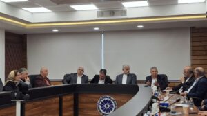 خواسته اعضای اتاق گیلان برای حمایت از خط پروازی نوپای رشت – آستاراخان | پیش‌بینی افزایش مهاجرت از مرکز به شمال ایران بخاطر دو بحران آب و آلودگی هوا