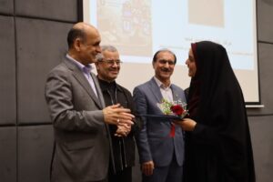 دکتر دوستار ، رییس دانشگاه فرهنگیان گیلان: نقش بی بدیل معلمان برای ساختن جامعه ای در تراز تمدن نوین اسلامی انکار ناپذیر است ؛ کلید توسعه ی کشور در دستان معلمانی باتدبیر و زمان شناس قرار دارد.