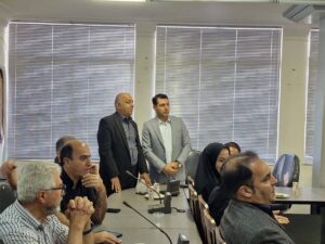 تجلیل از حدود ۳۰ فعال صنفی و تولیدی برتر گیلان به مناسبت بزرگداشت روز اصناف ؛ ایوب یاقوتی، رئیس انجمن تولید کنندگان و صادرکنندگان محصولات کشاورزی استان در زمره تقدیر شدگان.
